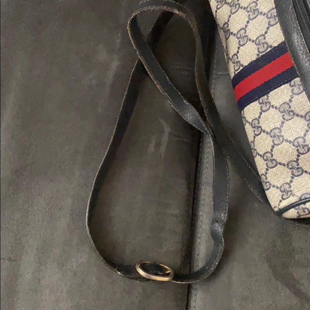 Vintage Gucci crossbody purse - Picture 3 of 12